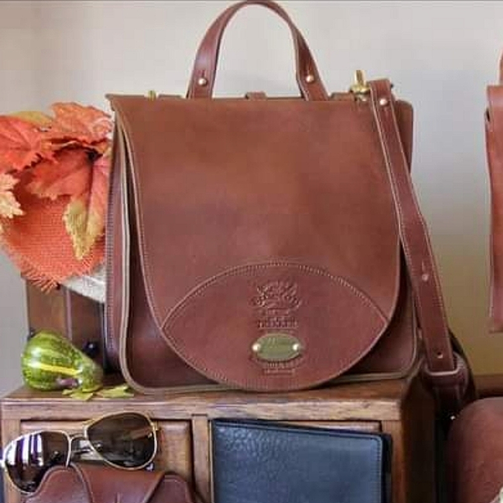 Chic Brown Leather Crossbody Bag